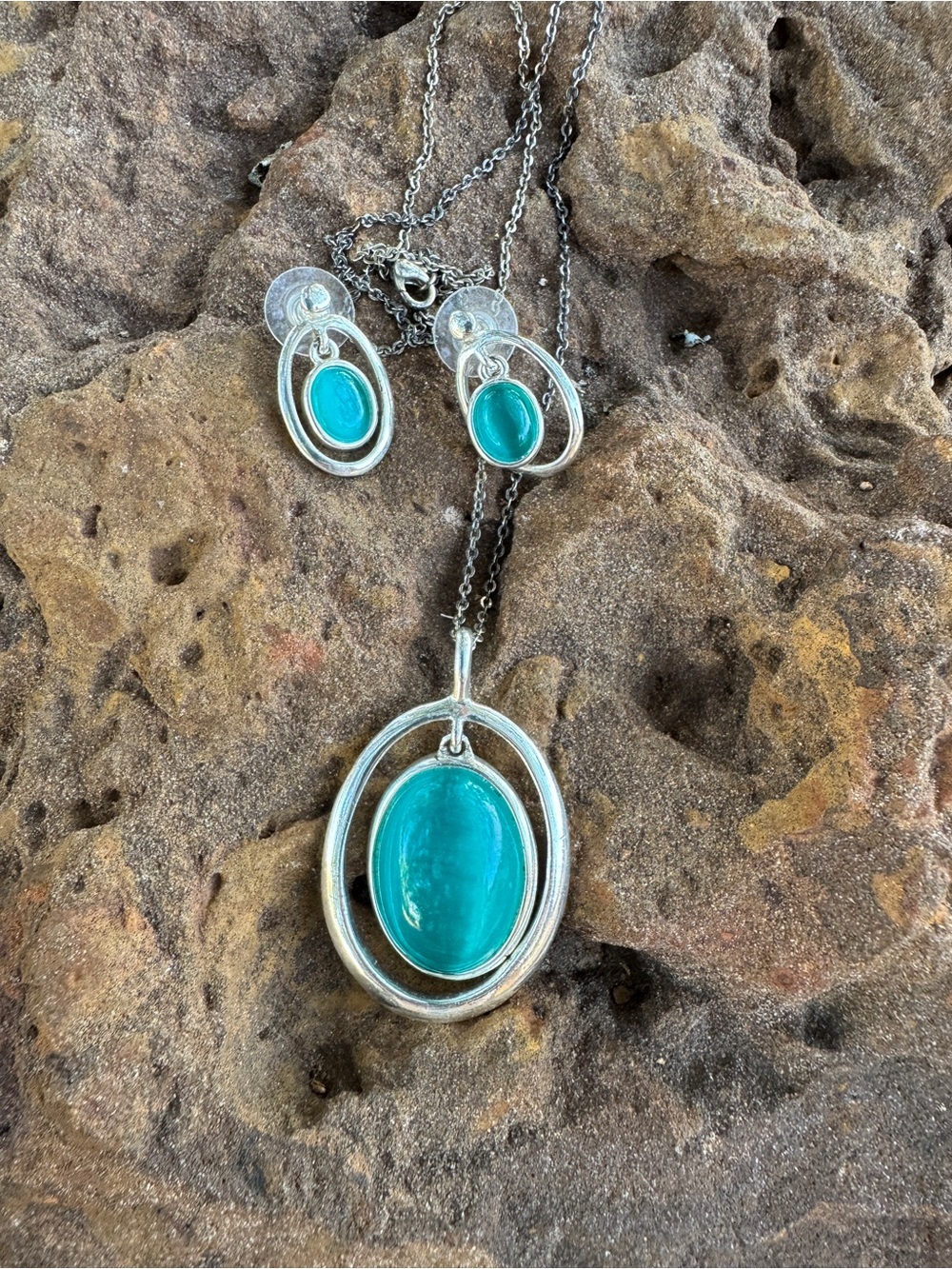 Silver-Tone Teal Oval Pendant Necklace and Earrings Set